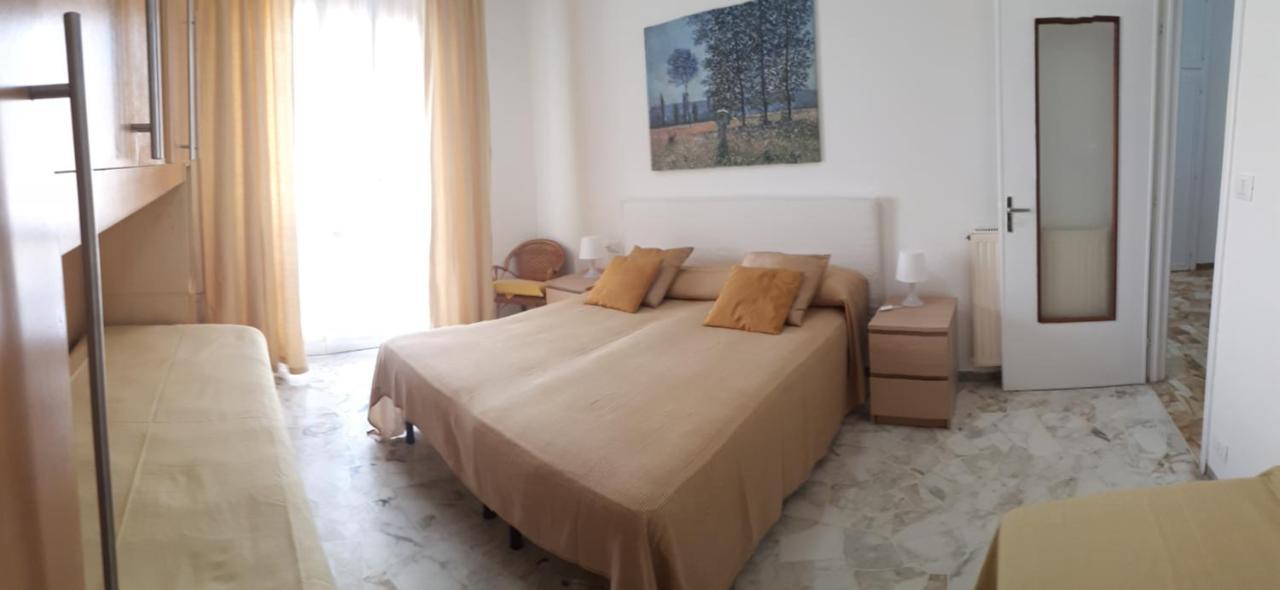 Vreni Lodge Finale Ligure Buitenkant foto