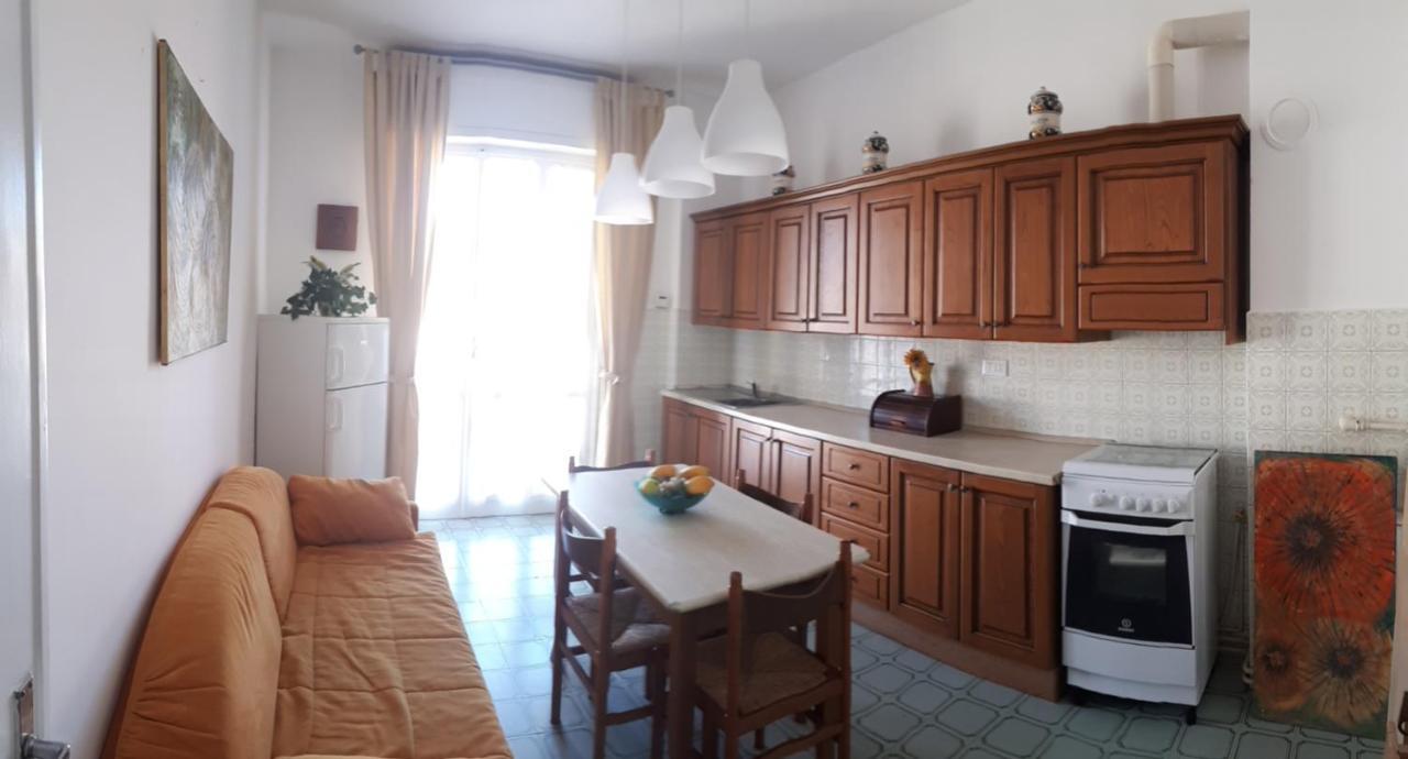 Vreni Lodge Finale Ligure Buitenkant foto